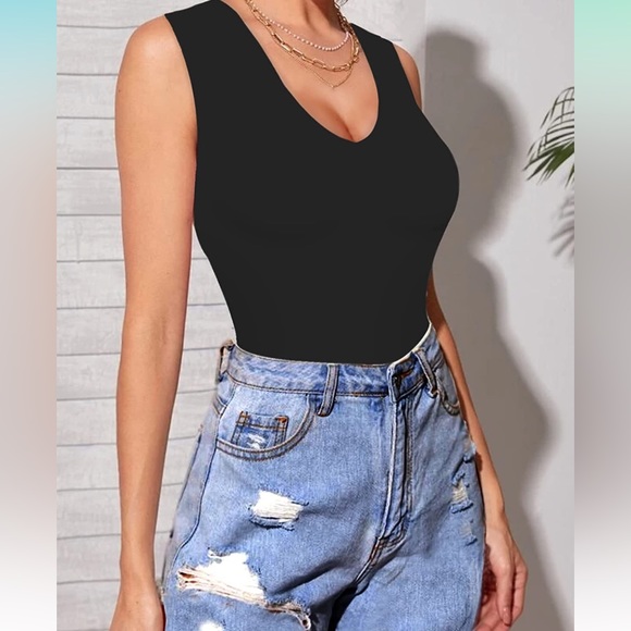 Double lined sleeveless sexy V neck tank tops fashion bodysuits in black size XS - Picture 4 of 10